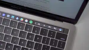 تاچ بار روی مک بوک