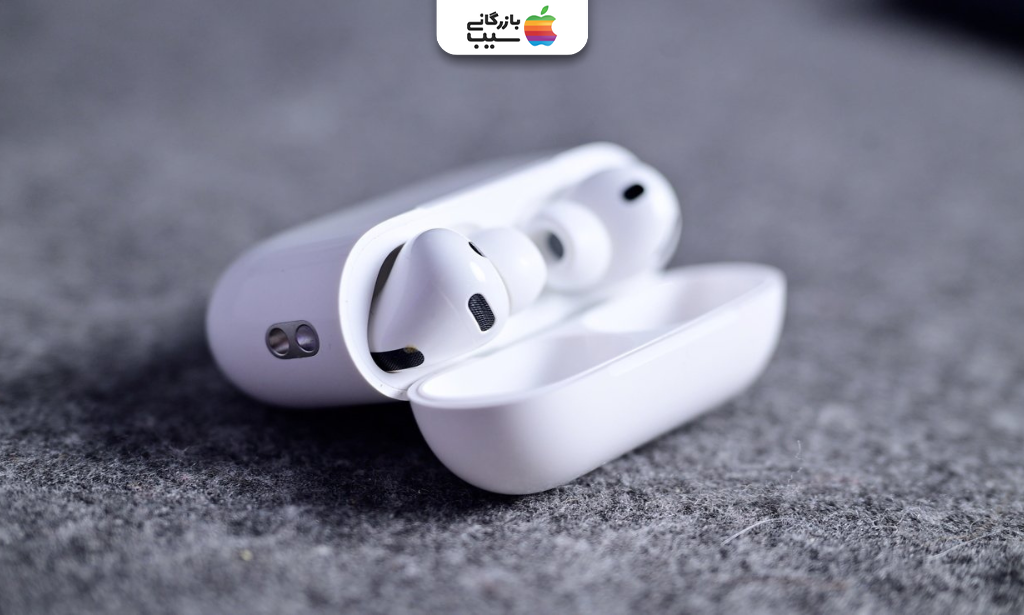 تصویری از ایرپاد 3 که روی میز است