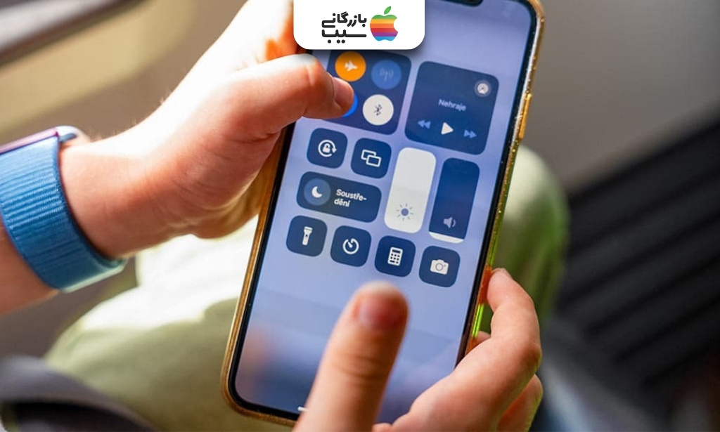 بررسی تنظیمات Wi-Fi، بلوتوث و حالت هواپیما در Control Center آیفون پیش از اتصال اپل واچ