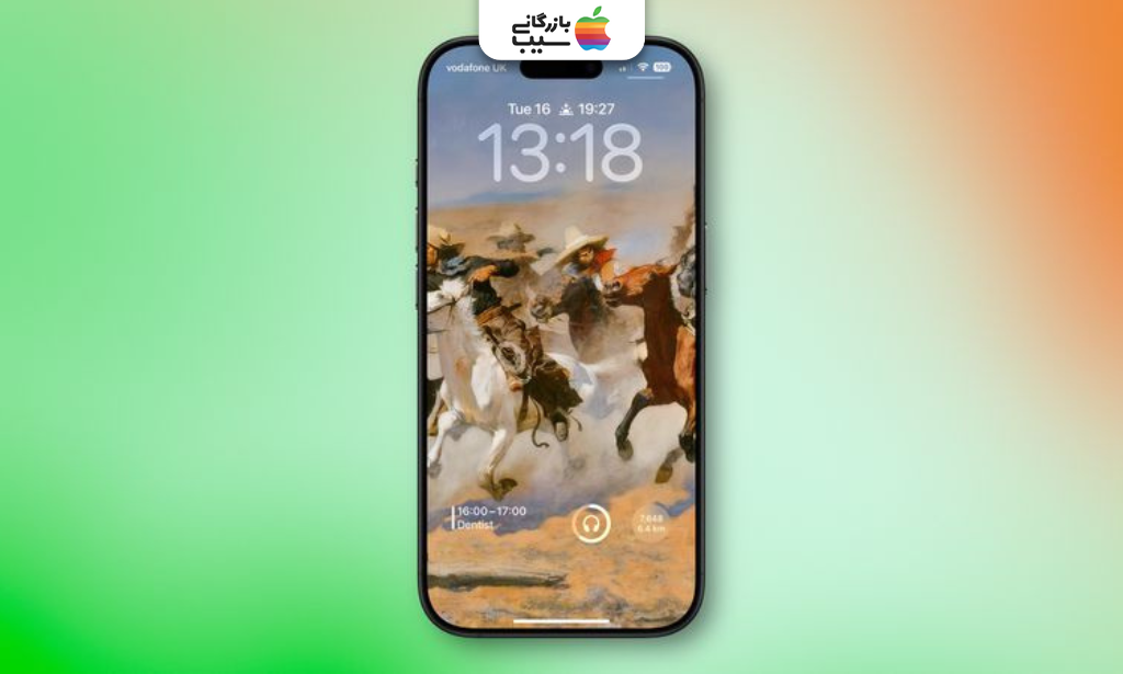 تصویر صفحه آیفون برای آموزش مراحل انتقال ویجت‌های لاک اسکرین به پایین صفحه