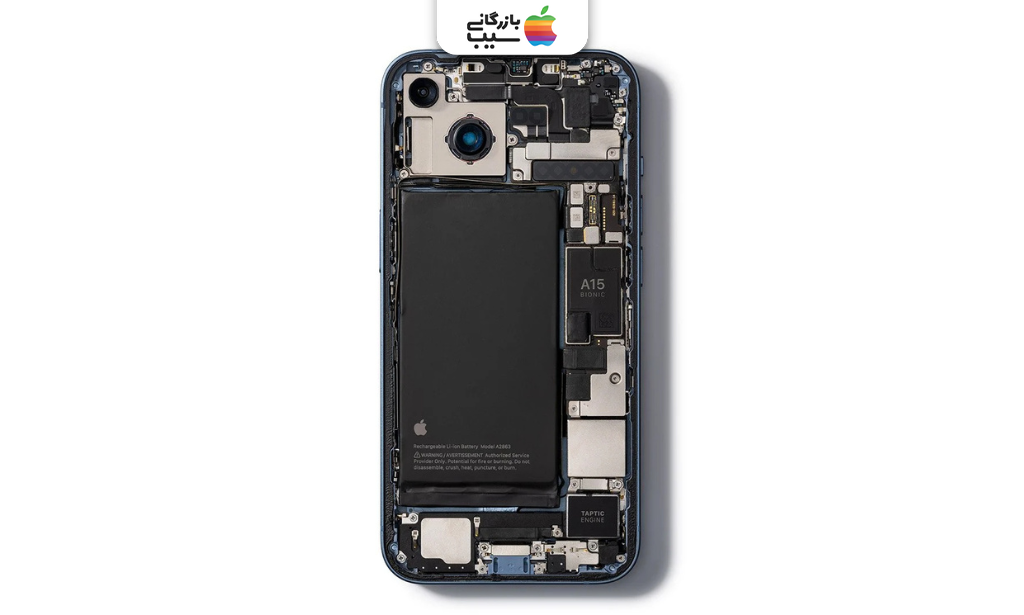 تصویری از تعمیر گوشی آیفون ۱۵ خاموش شده