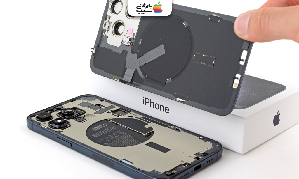 تصویری از تعمیر یا تعویض موتور ویبره آیفون 15 Pro