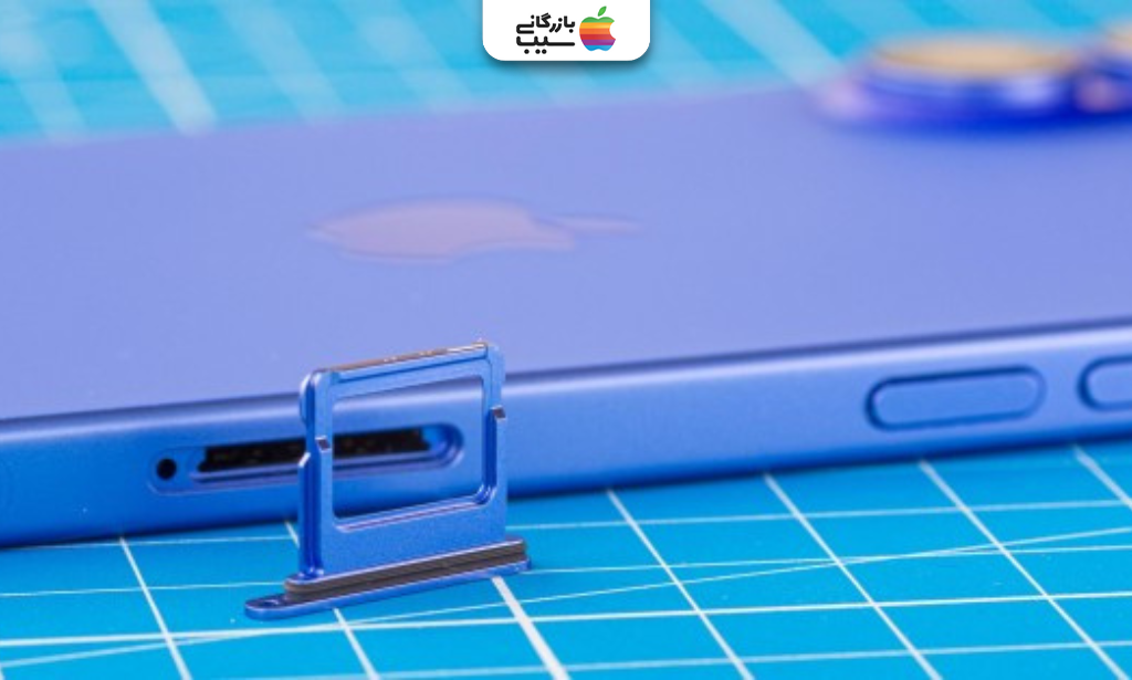 تصویری از تعمیر مشکل No SIM یا No Service آیفون ۱۶