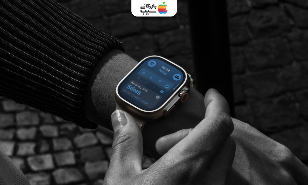 اپل واچ اولترا ۴ روی مچ دست با نمایش اطلاعات سلامت، ضربان قلب و قابلیت‌های هوشمند watchOS